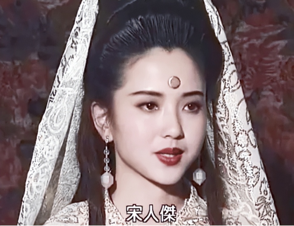 1995年,陶慧敏出演了《观世音传奇》,这部剧以观世音为主角,讲述观世
