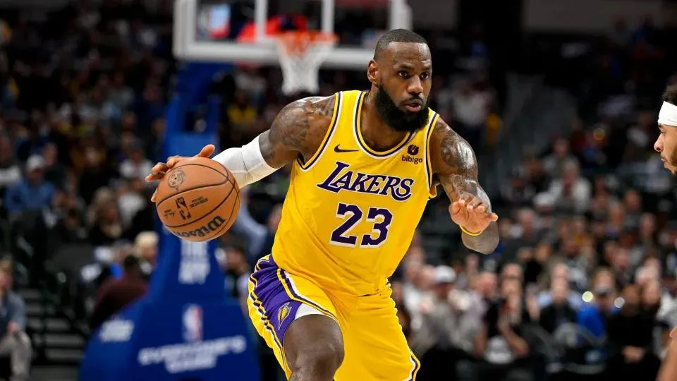 詹姆斯豪言还要打5个赛季至少再得5000分