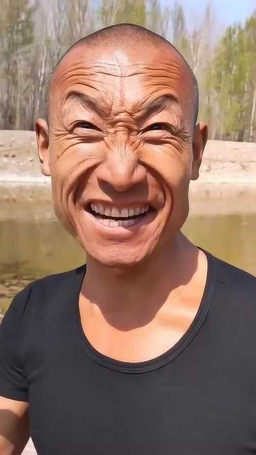 网络红人的逆袭之路那么同为网红的冬泳怪鸽和giao 究竟有什么不同呢?