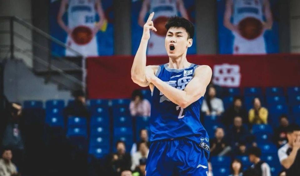 打球会呕吐双脚遭遇骨折cba最强二轮秀王睿泽