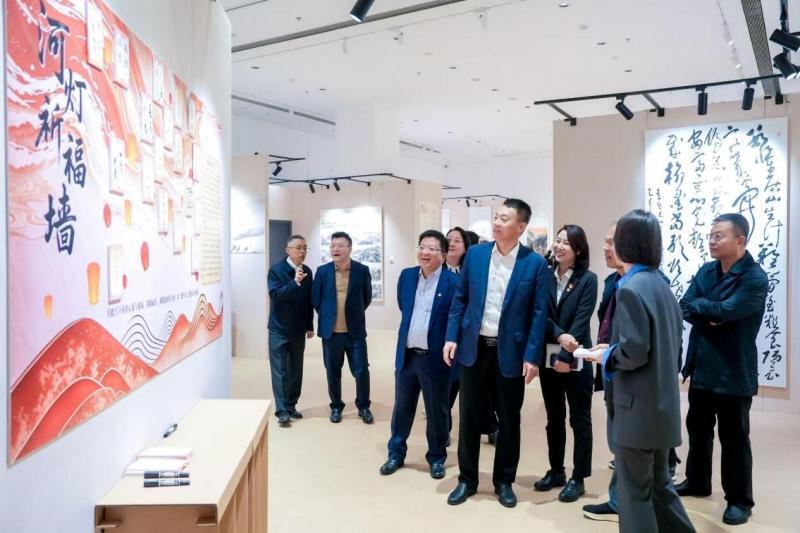 “臻藏润德”河曲当代美术与非遗作品展启幕_腾讯新闻