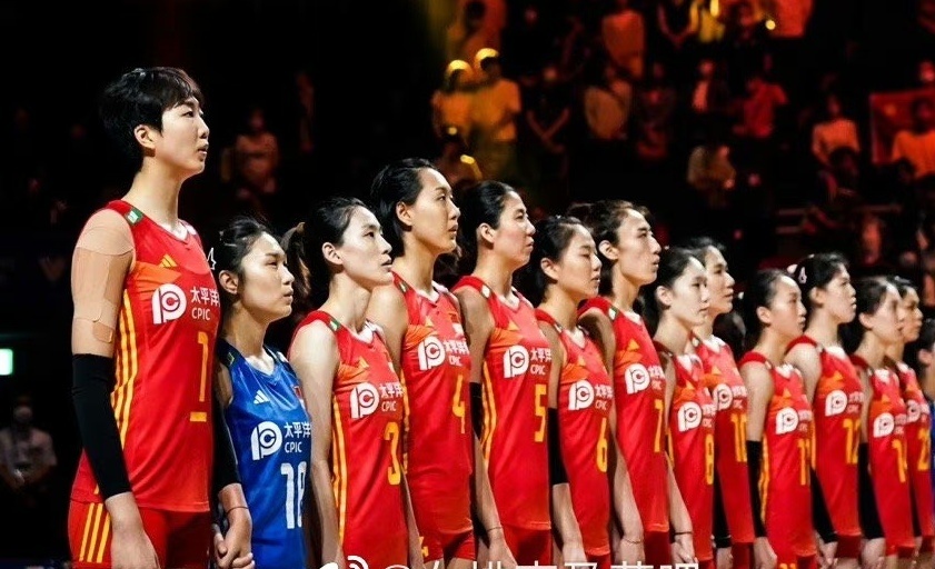 二传位置由上海女排的许晓婷代替了山东女排的蔡雅倩.另外