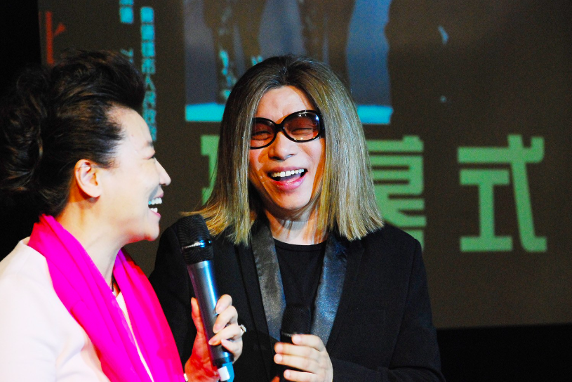 03-家人见郭峰事业如此成功,就张罗着给他介绍对象.