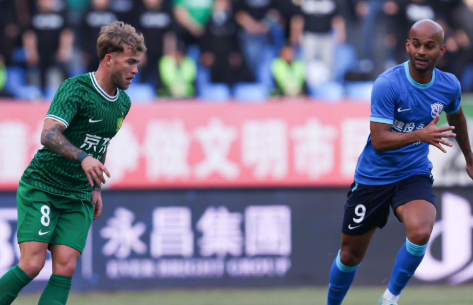 励志中国男足35岁名将爆发挤掉4任国门他已成球队定海神针