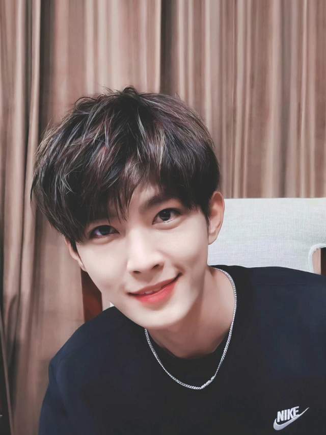 炎亚纶被曝性骚扰,侵犯17岁未成年男孩,聊天记录曝光信息量大_腾讯