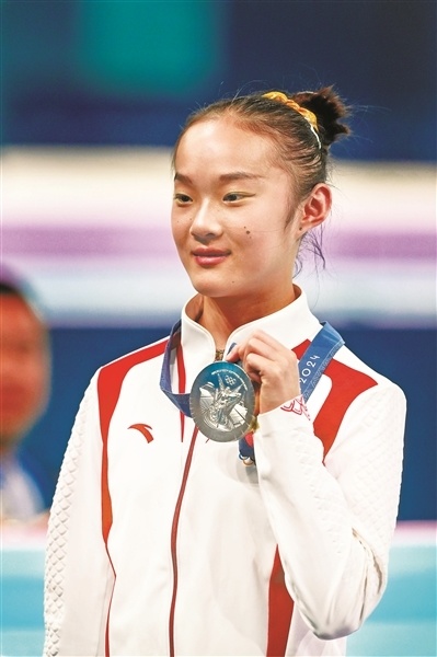 周雅琴女子平衡木摘银