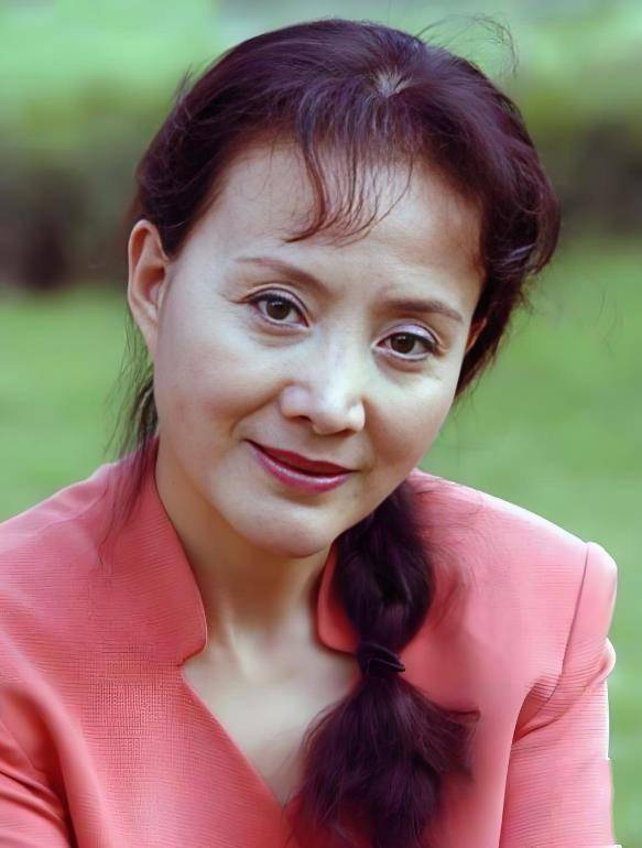 噩耗！国家一级演员高英病逝，晚年生活照曝光身形暴瘦，享年69岁_腾讯新闻