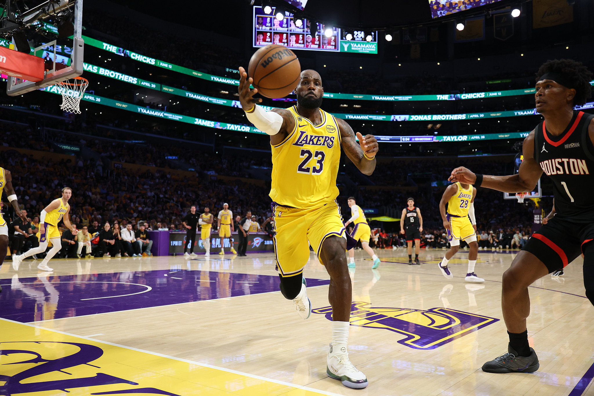 老詹創歷史第一，湖人開門紅獲5大喜訊！奇兵轟27分證2換1賺翻了 - 