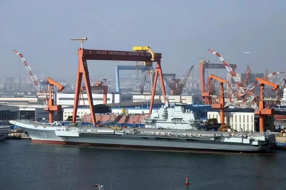 歼35登上辽宁舰开始测试,上舰或许已经稳了_腾讯新闻