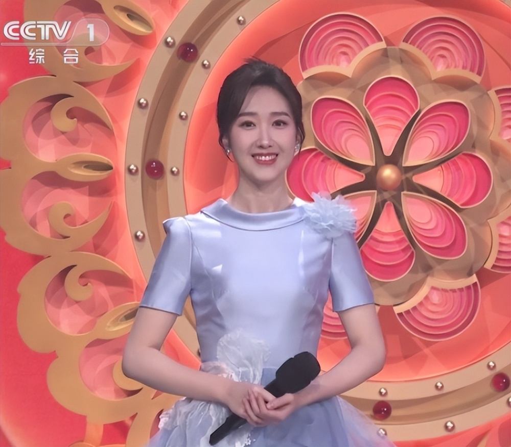 春晚妆容引热议,撒贝宁眼妆抢镜,赵丽颖疯狂圈粉,沈腾可真行_腾讯新闻