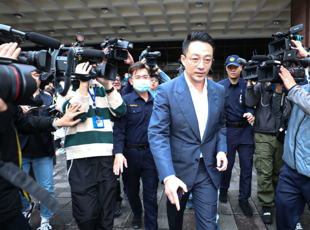 汪小菲透露离婚细节,爆料大s婚内刷他卡买1200万礼物寄往韩国