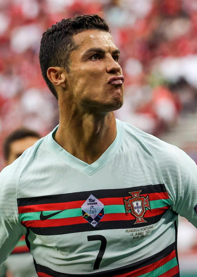 6次参赛!c罗刷新欧洲杯历史 创3大纪录 48球15助 冲第二冠