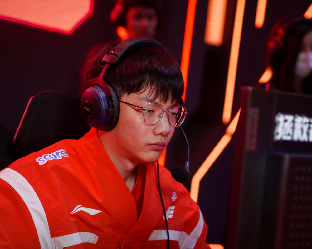 we2:1fpx斩获s13首胜,heng打出"打野差距",lwx太可惜_腾讯新闻