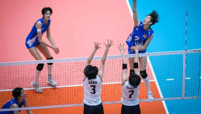 3-0！中国U18女排横扫日本队 陈晓辉17分统治网口 决赛对手出炉