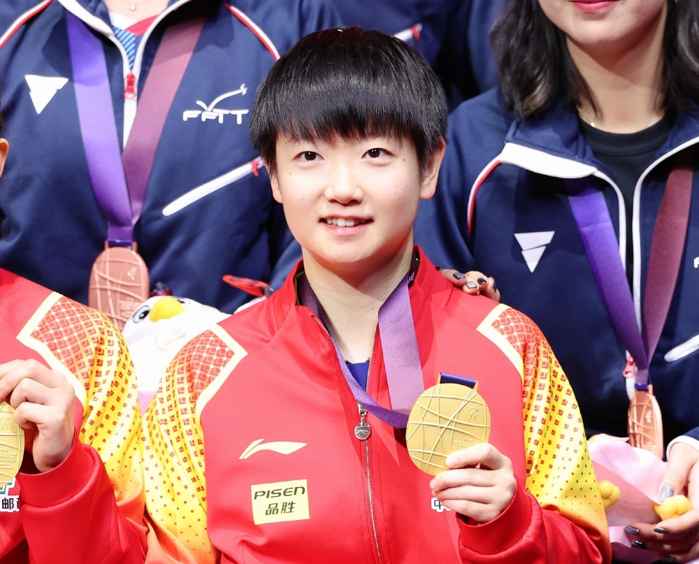 国乒选派男女队实力最强的十二人参加比赛,其中只有樊振东,马龙,陈梦