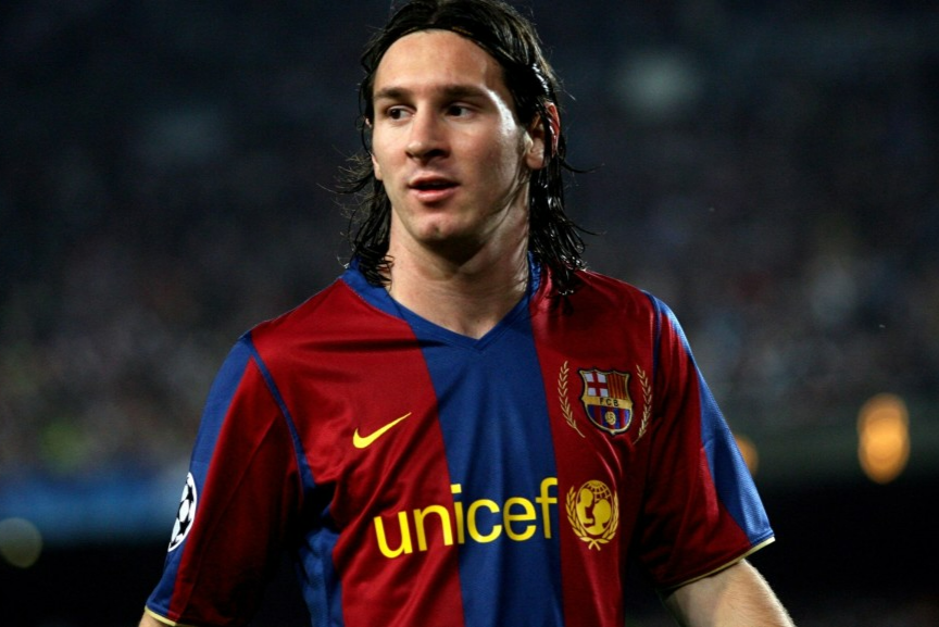 16年前,20岁小将梅西世纪进球开启球王之路,16年后他依旧所向披靡