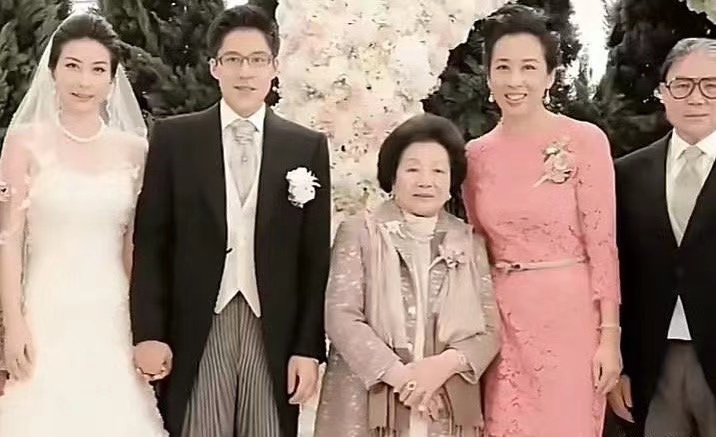 霍啟剛透露，不當香港小姐評委的原因，因為媽媽會第一個拒絕 - 