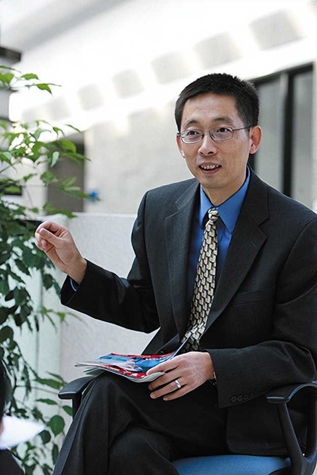 施一公:中国学生水平很高,为什么科技却没领先世界呢?