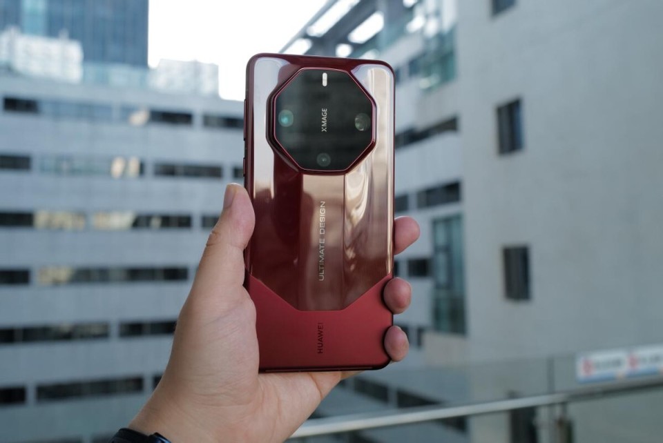 华为史上最贵直板手机!华为mate60 rs 非凡大师11999元起售