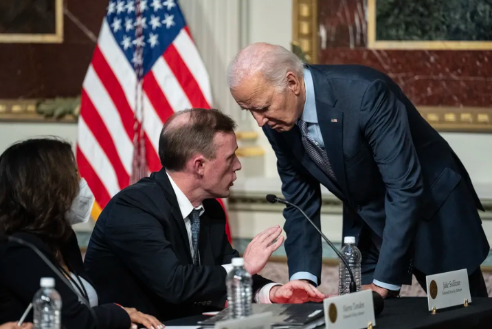 美高官肋骨骨折,伊朗报复48小时内将至,美以谈判现场发生何事?