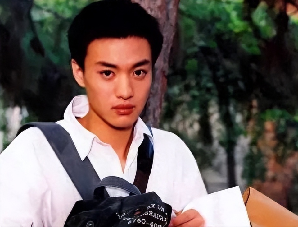 看了《爱的修学旅行》,不由得想问,周一围为什么这么多年不解释