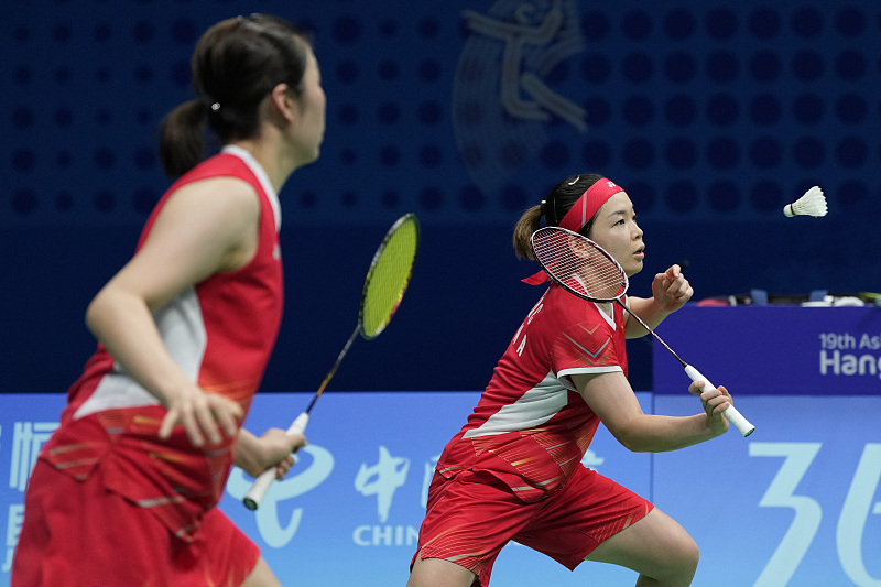 凡晨组合亚运羽毛球女双卫冕