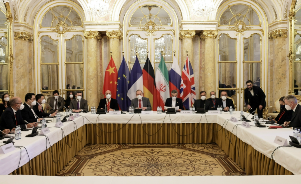 不过,除了忍俊不禁之余,伊朗现在的动作,实际上也表明了美伊关系已经