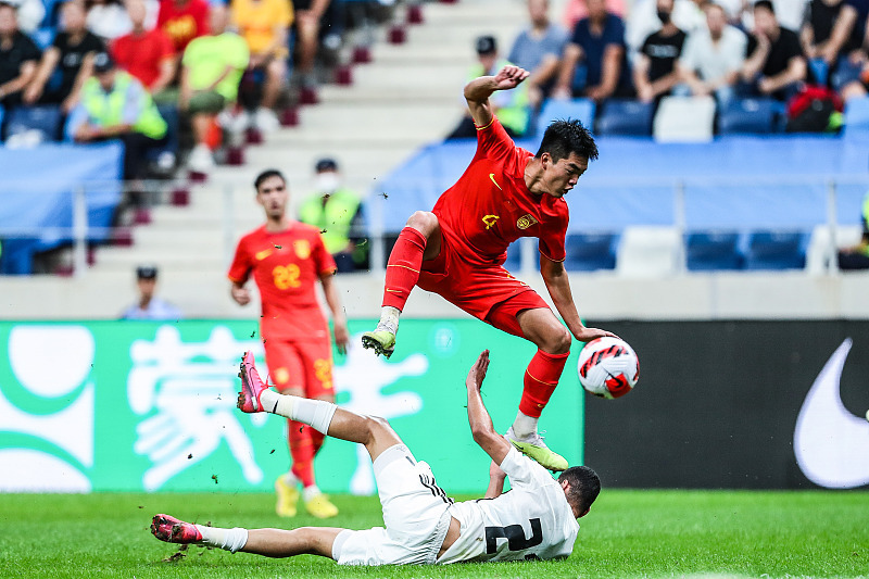 意外之喜国奥男足2球完胜东道主卡塔尔奥预赛前踢出信心