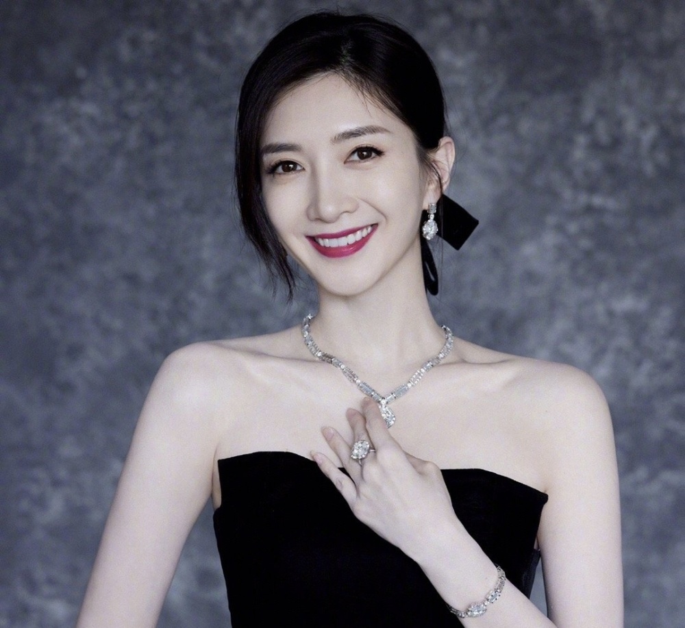 男方是圈外大佬,江疏影曾晒过无名指婚戒_腾讯新闻