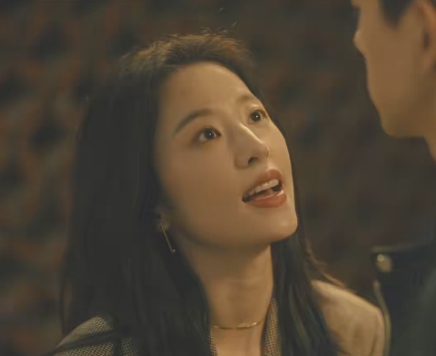 看得出来,周雨彤入戏了.