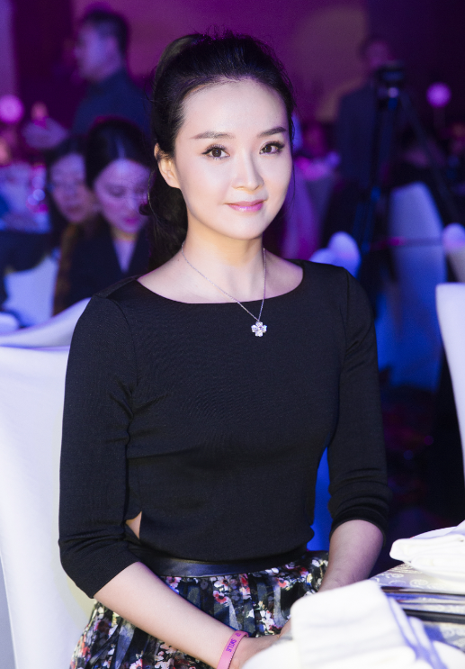 深扒王艳资产住故宫旁边开千万豪车接戏不看片酬富到流油