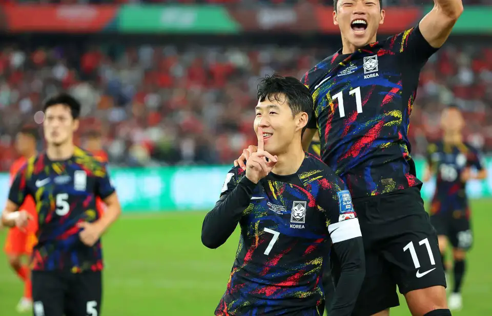 中国球迷之所以狂嘘孙兴慜,就是因为他在首回合3-0战胜中国队的比赛