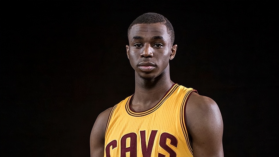 维金斯:天选之子的状元,因养生打法饱受质疑,来到金州助库里圆梦fmvp