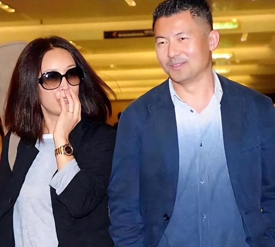 孟桐澄清出轨传闻，彻底失去颜面，没有留给那英一丝尊重-腾讯新闻