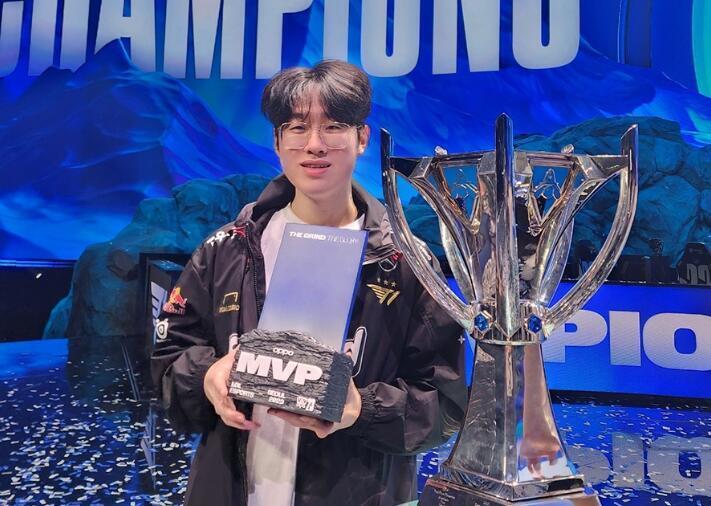 韩媒报道zeus下赛季去向lpl加入争夺名单给出顶级薪水的报价