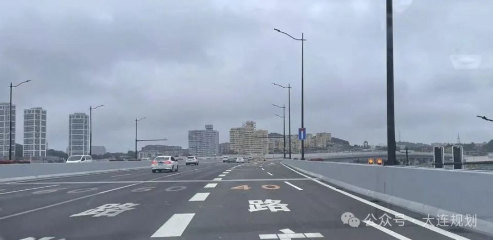 大连湾海底隧道光明路延伸c匝道正式通车!