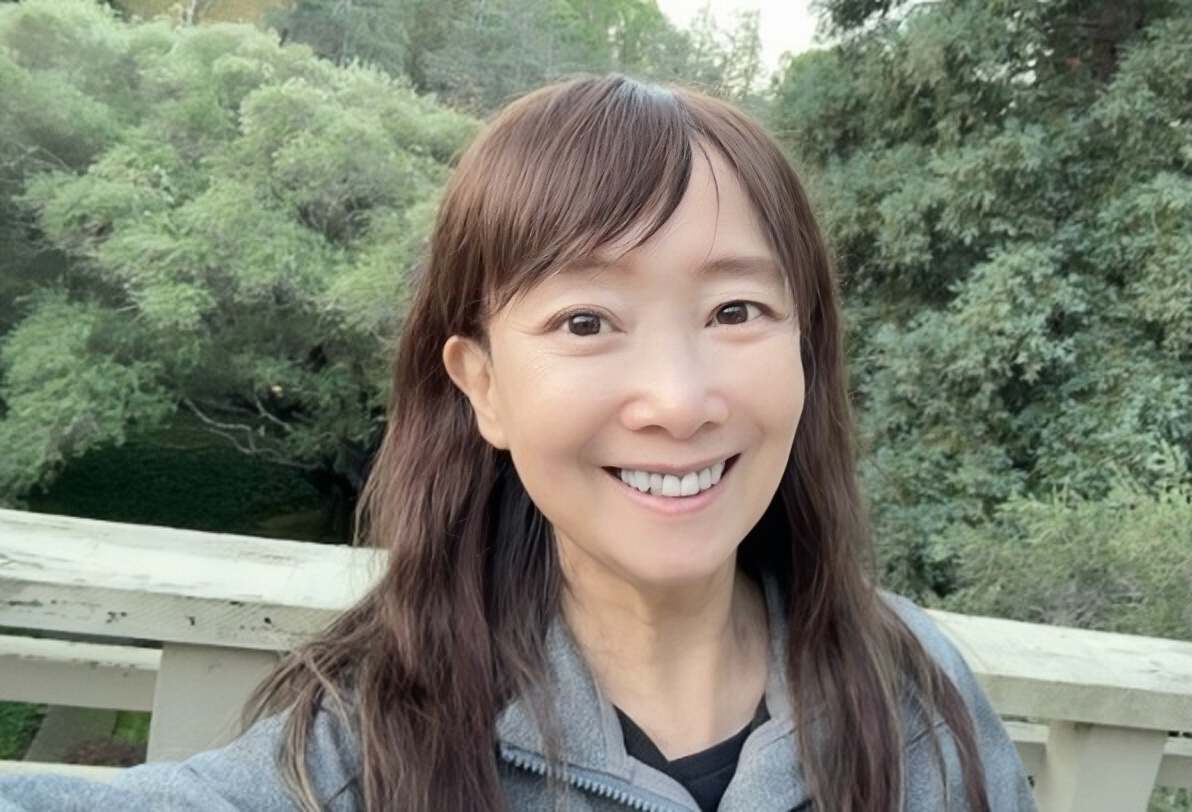 香港知名女星三子全部移民美國，嫁日本老公，抗癌成功狀態凍齡 - 