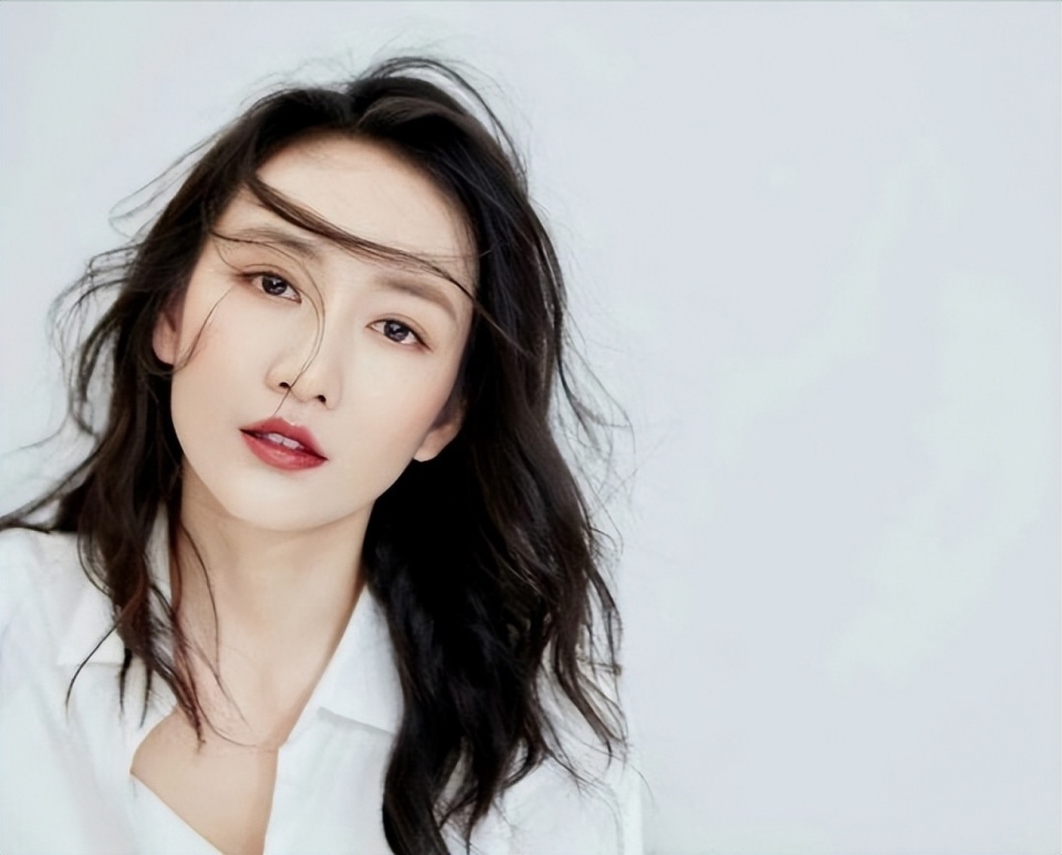 15岁开始赚钱养家多次陷入感情风波王鸥被原生家庭影响太深