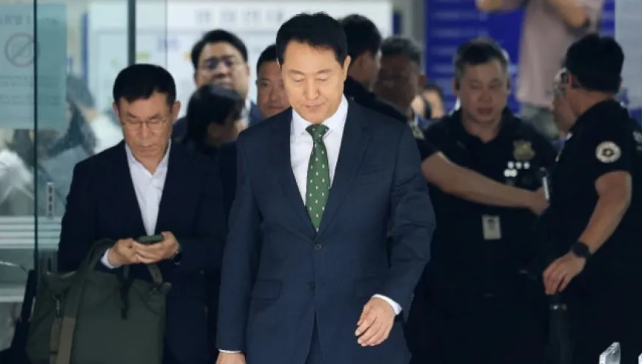 利好李在明？刚刚连任、五次当选首尔市长的吴世勋，面临下台风波
