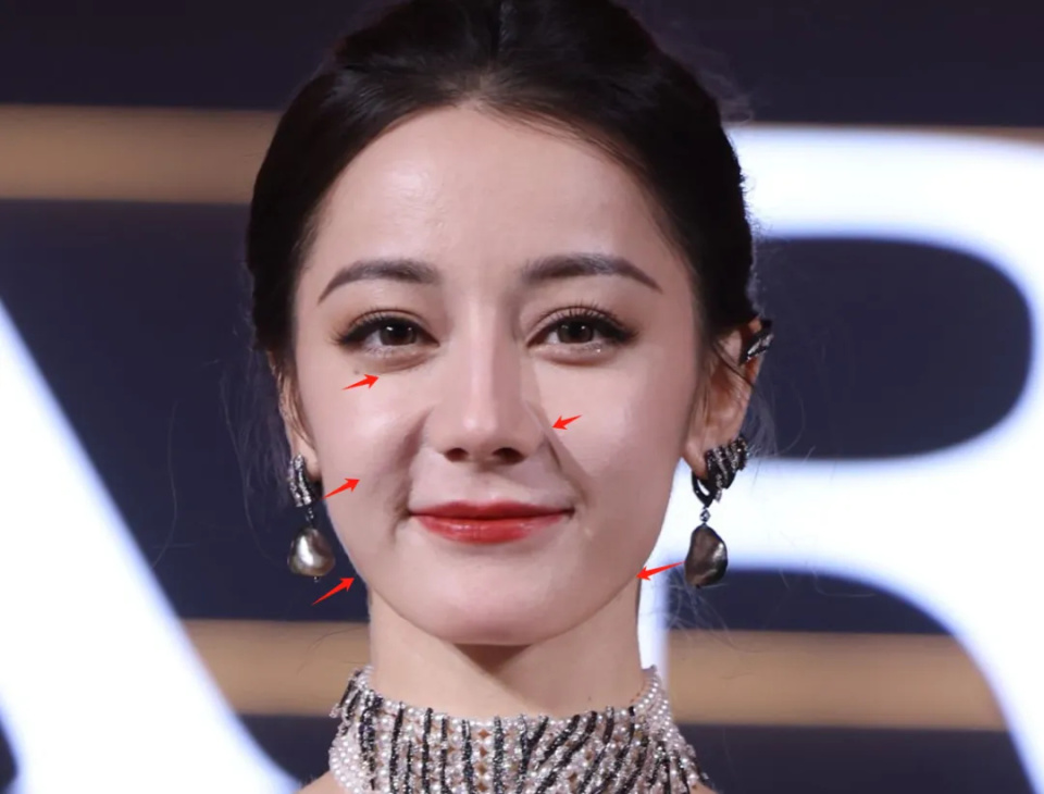 脸部状态不佳,与精修图差距大,急需作品回血