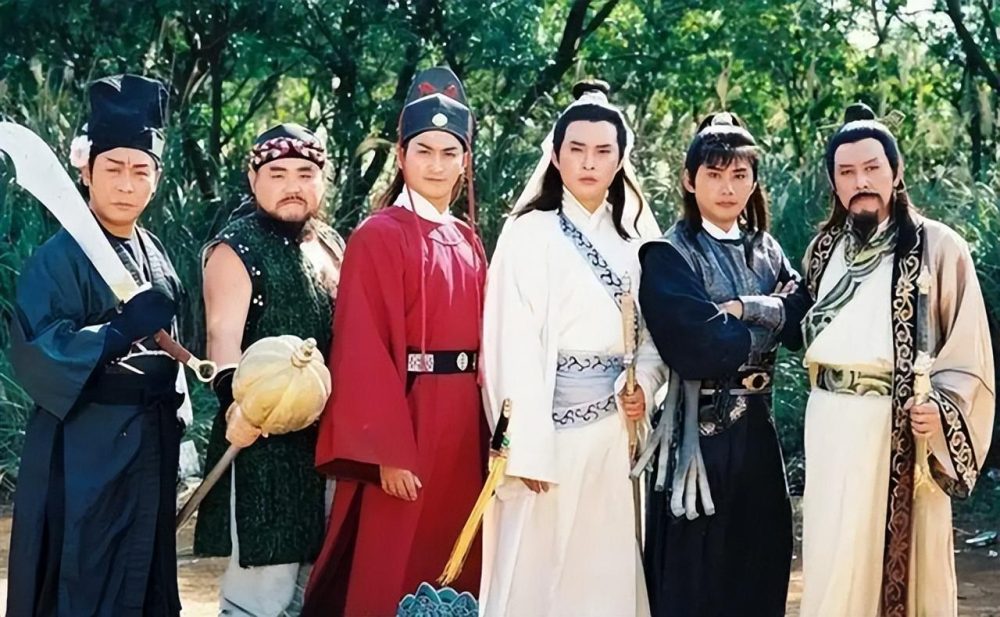 他演绎的评书中,大多与《三侠五义》有千丝万缕的关系,但《白眉大侠》