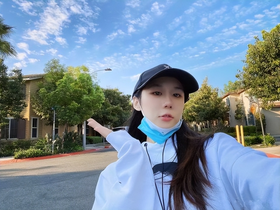 来自中国体操队的6朵金花,程菲,何可欣,江钰源,邓琳琳,李珊珊和杨伊琳