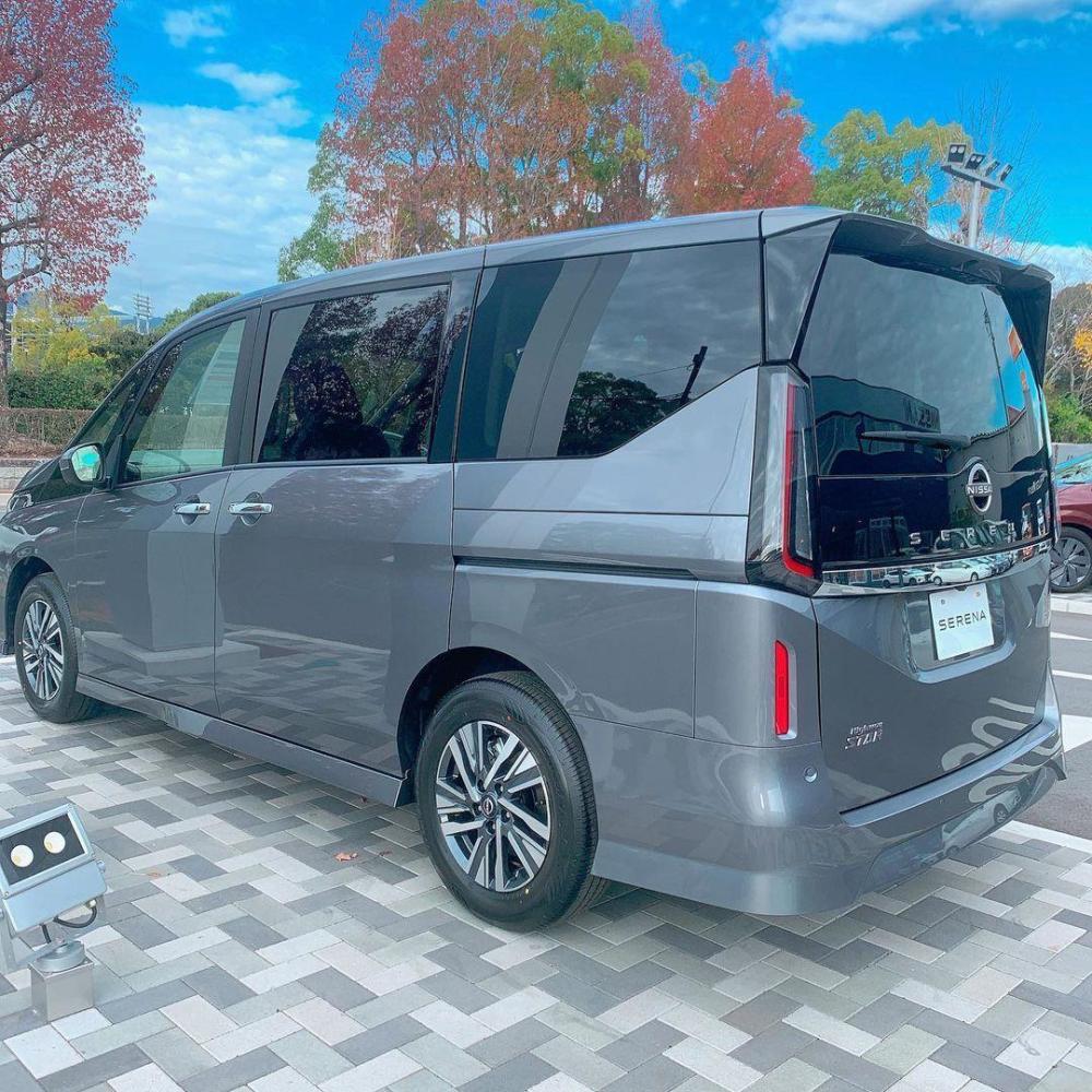 实拍日产超级保姆车!国外售价14万,引入国内或碾压奥德赛_腾讯新闻