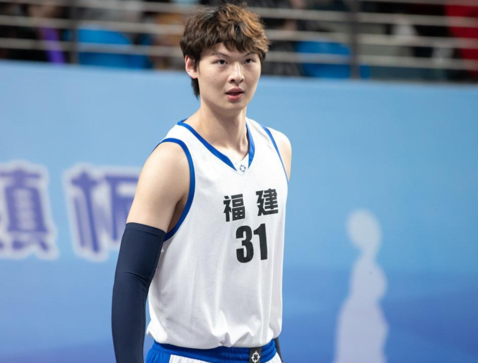 王哲林为何不参加全运会5人篮球比赛?而是打3x3