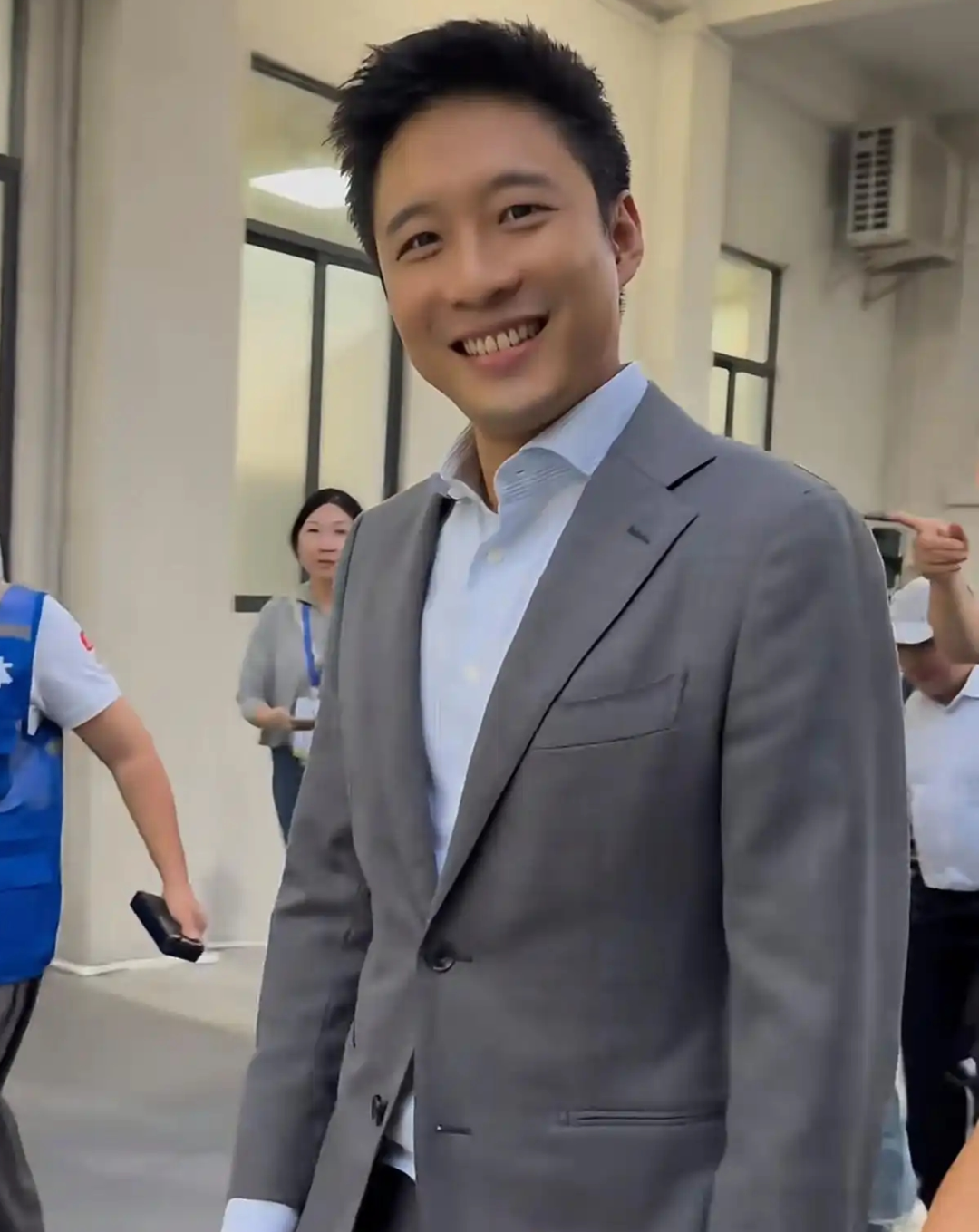 霍啟山娜然戀情陷危機！女方立場問題被重提，男方助理刪除切割 - 