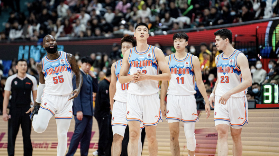 新疆轻取四川 阿不都沙拉木21 10 6赵睿11 10齐麟20分-腾讯新闻