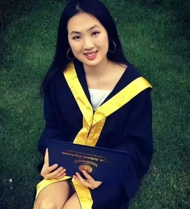 华为小公主官宣芒果跨年晚会出道2年成绩出色路人缘转好