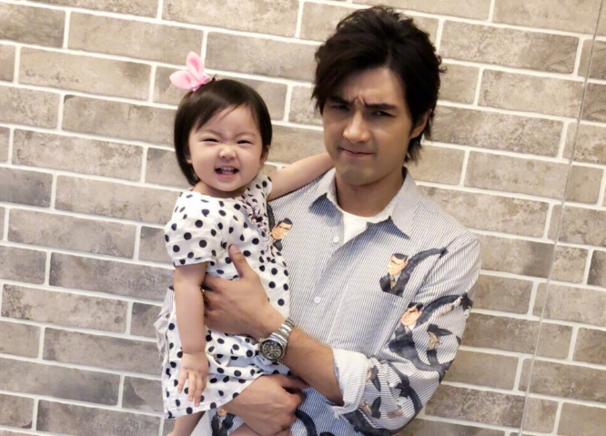曝贺军翔背着妻子吻辣妹葛斯齐称手握猛料经纪人不敢正面回应