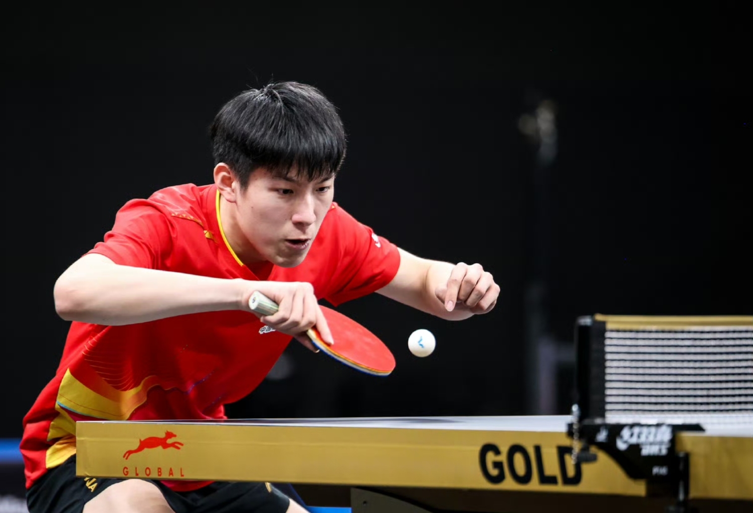 溫瑞博復仇雨果，周啟豪再勝奧恰，國乒破荒開年首金，朱雨玲多哈連奪兩冠 - 
