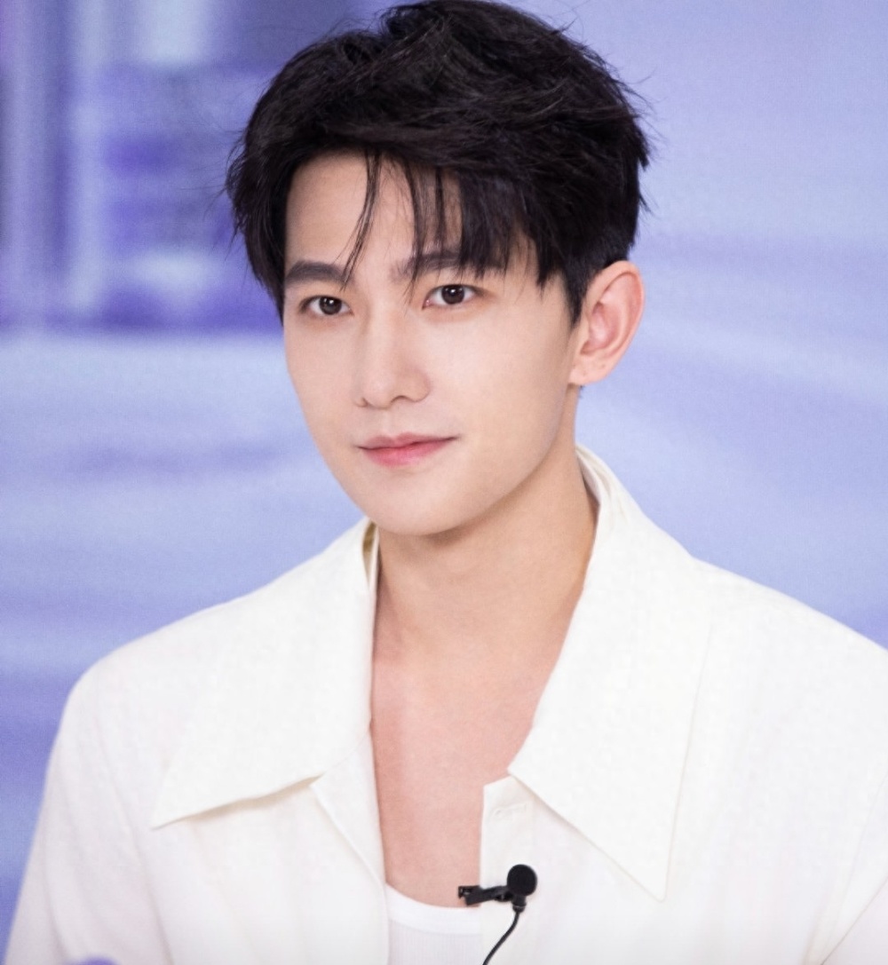 暑期档七大失意明星:刘昊然杨洋路人缘尽失,热巴杨颖作品扑街_腾讯